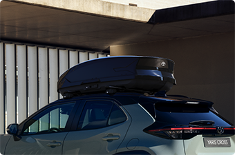 Toyota Yaris Cross z bagażnikiem dachowym